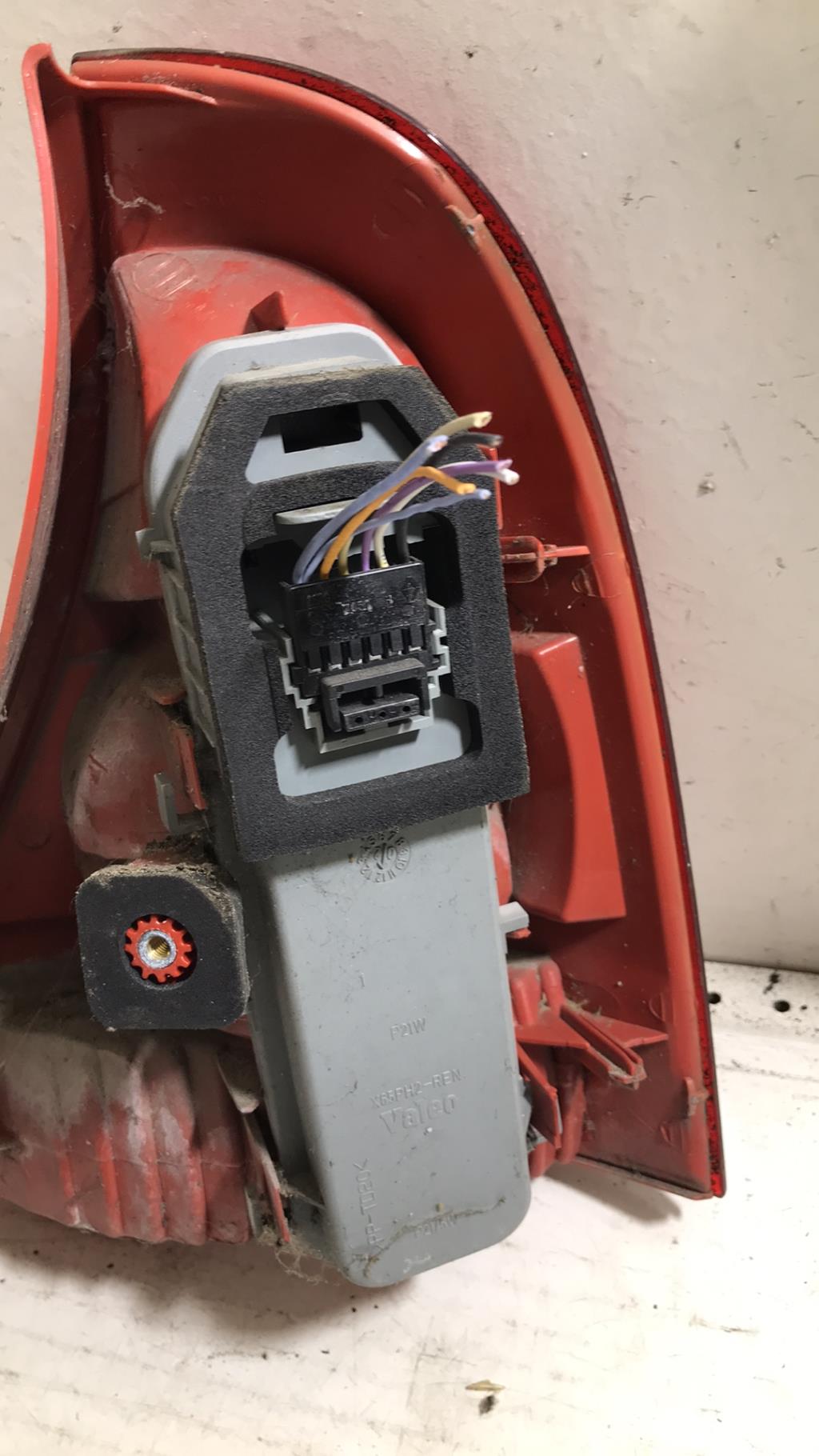 Feu arriere principal gauche (feux) RENAULT CLIO 2 PHASE 2 Diesel - 1