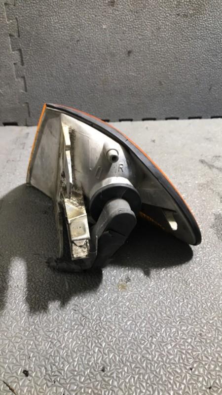 Optique avant secondaire droit (feux)(clignotant) BMW SERIE 3 E46 PHASE 1 Diesel - 1