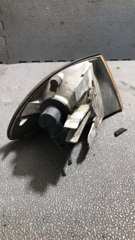 Optique avant secondaire gauche (feux)(clignotant) BMW SERIE 3 E46 PHASE 1 Diesel - 1