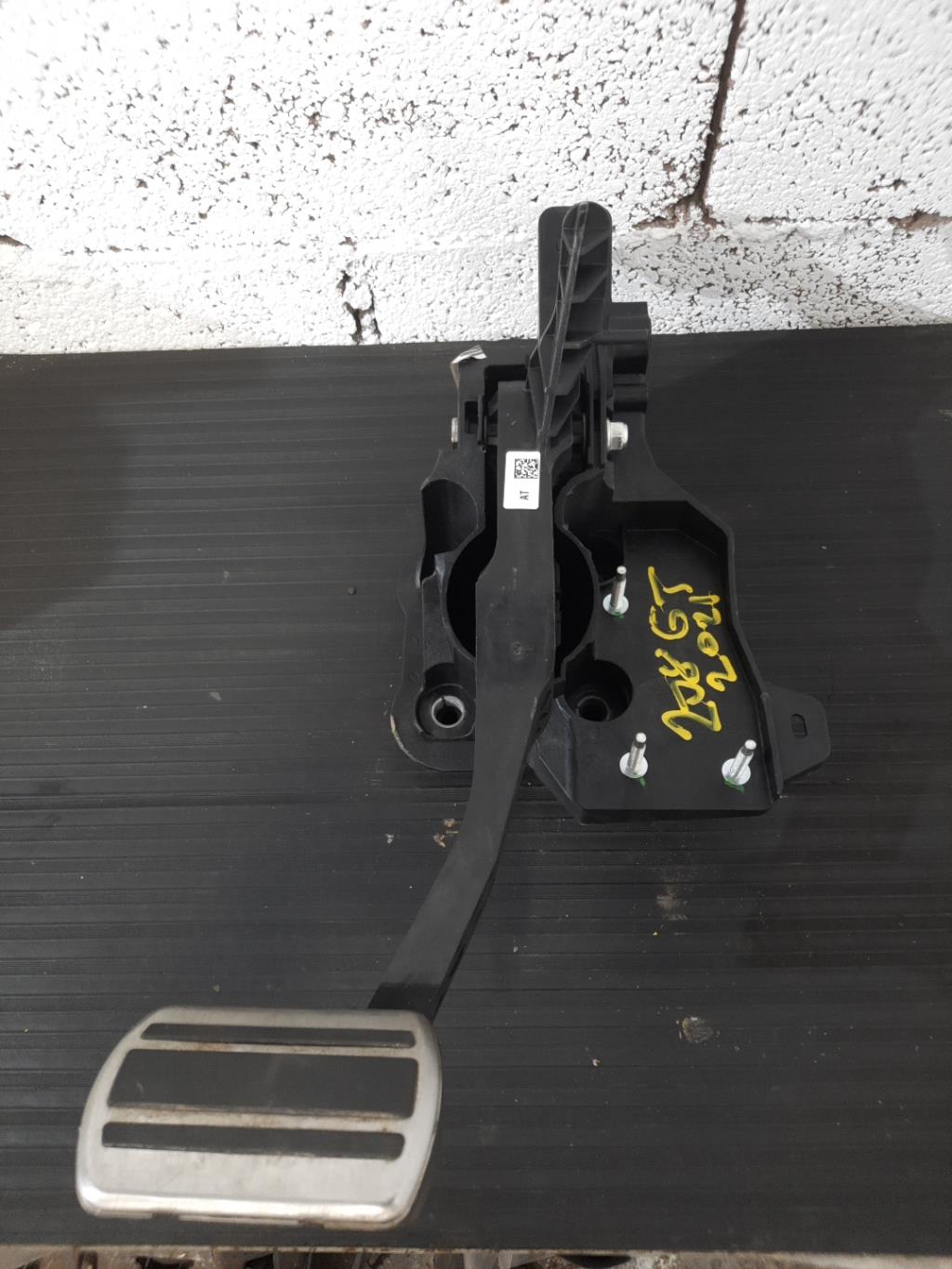 Pedale de frein PEUGEOT 208 2 Essence - 1