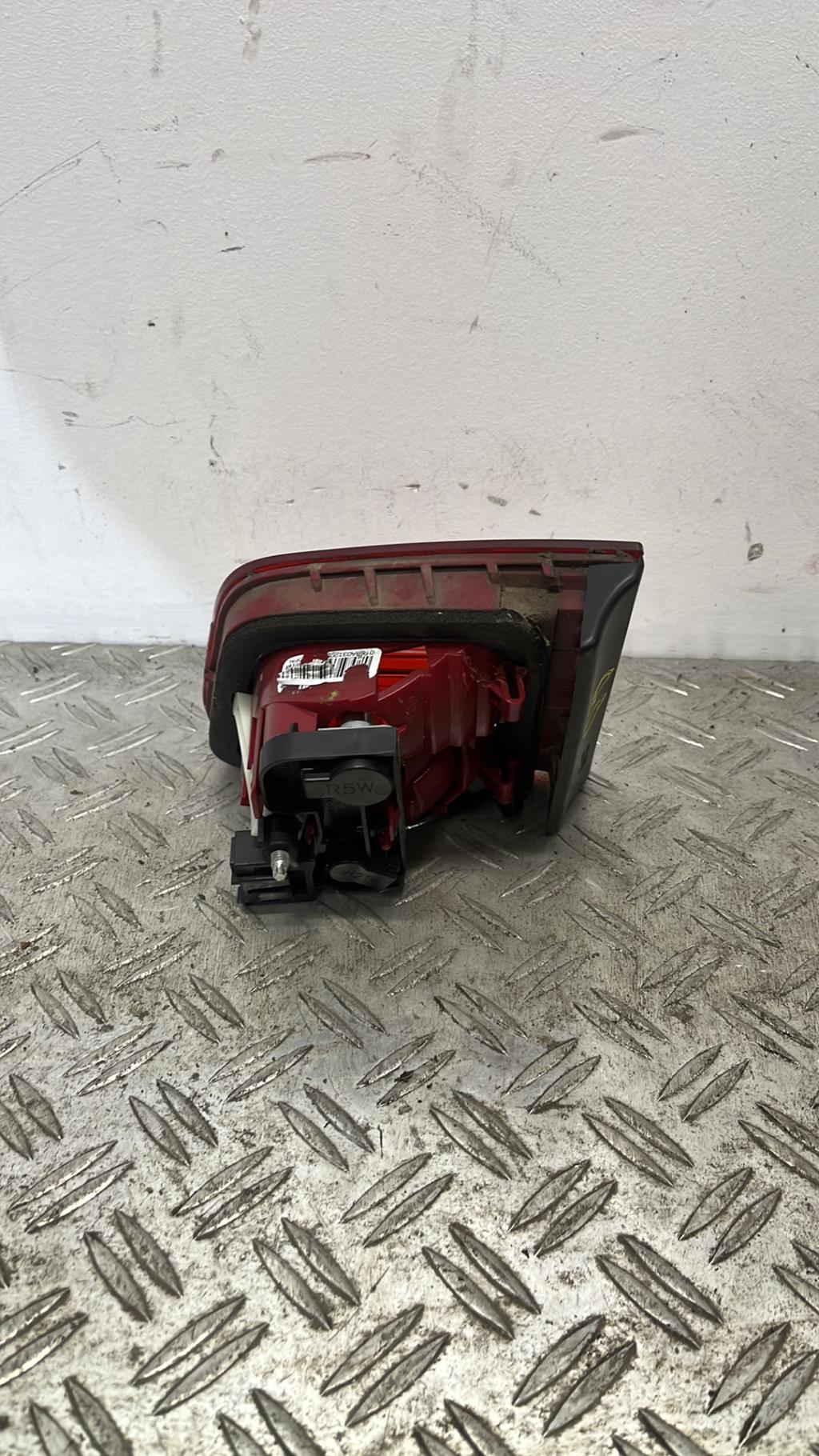 Feu arriere secondaire droit (feux) CITROEN C5 2 Diesel - 1