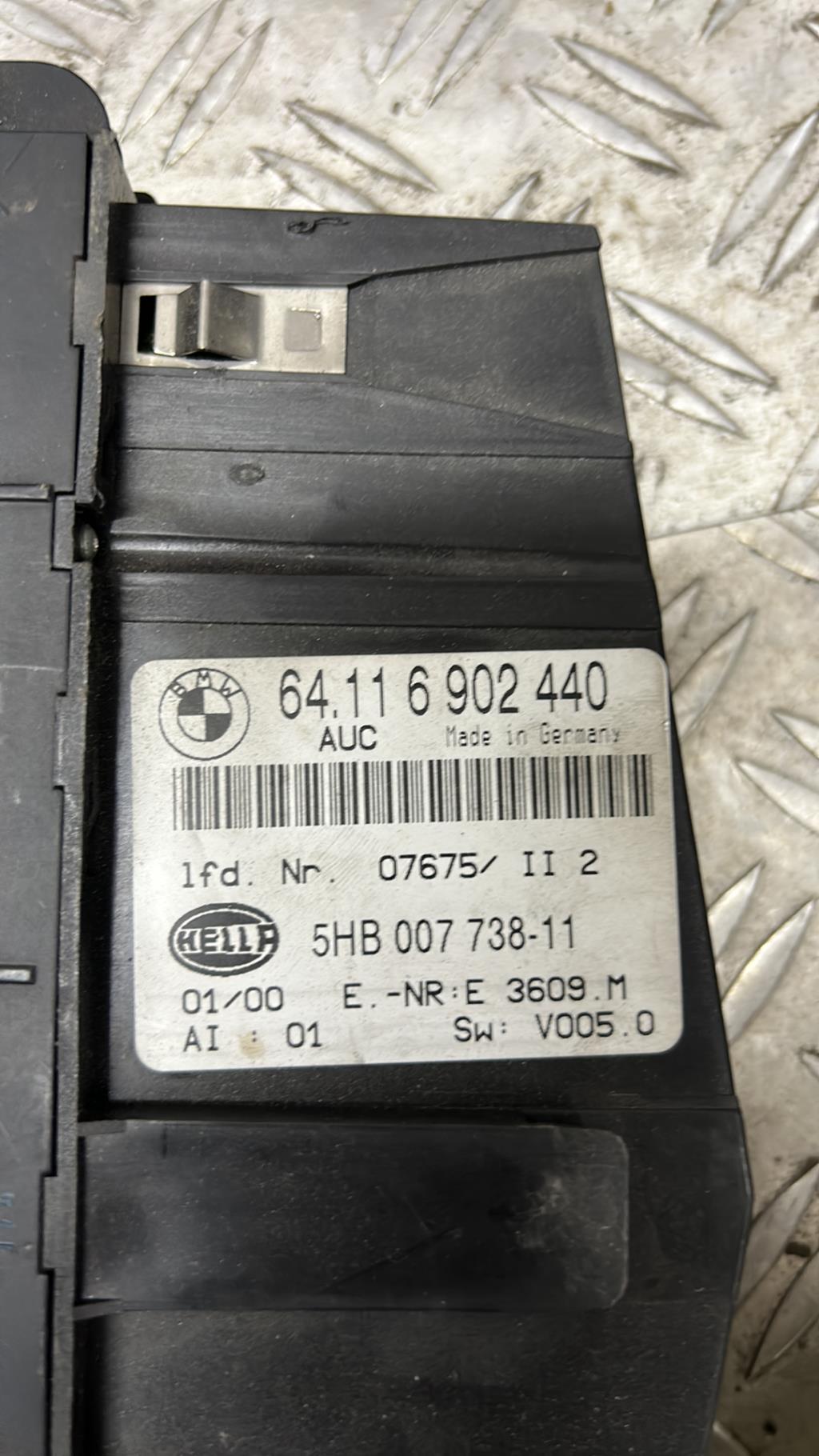 Commande chauffage BMW SERIE 3 E46 COUPE PHASE 1 Essence - 1