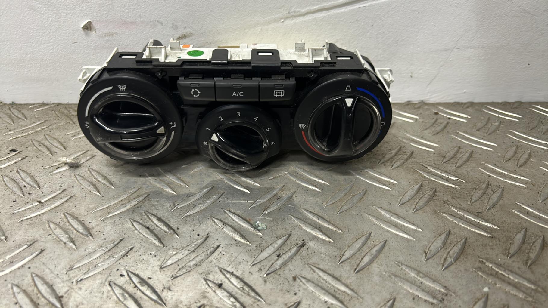Commande chauffage PEUGEOT 208 1 PHASE 1 Diesel - 1