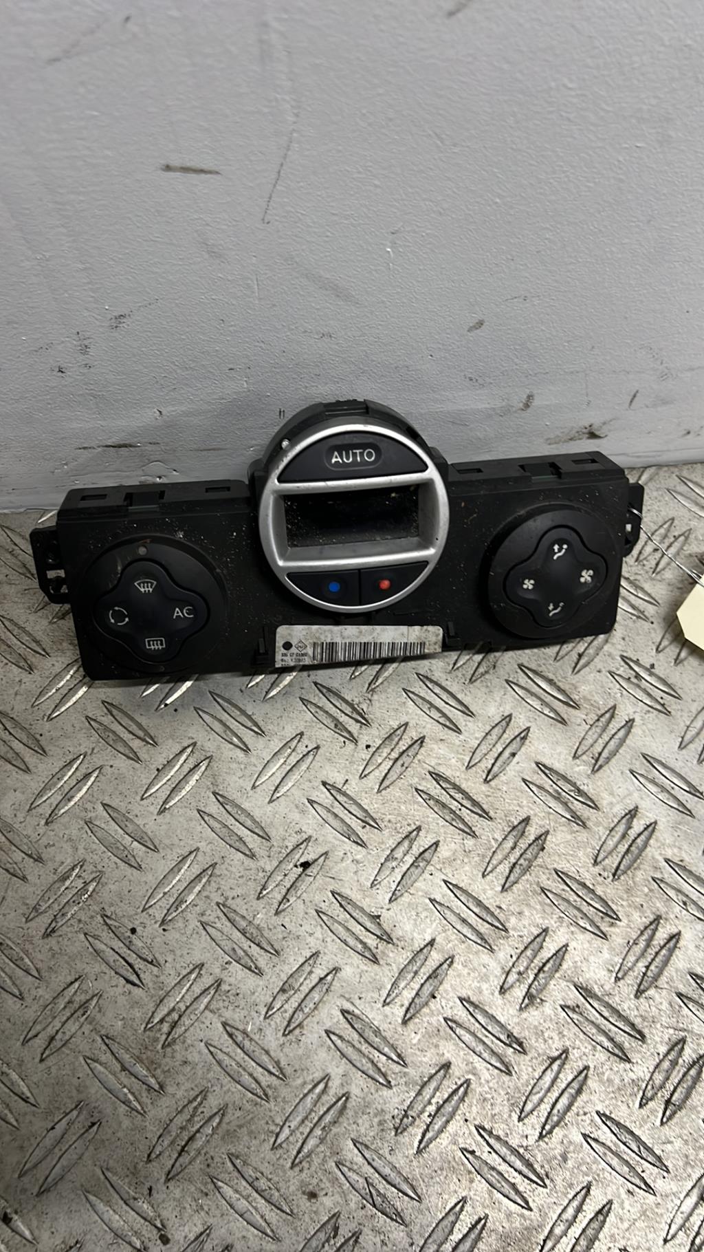 Commande chauffage RENAULT CLIO 3 PHASE 2 BREAK Diesel - 1