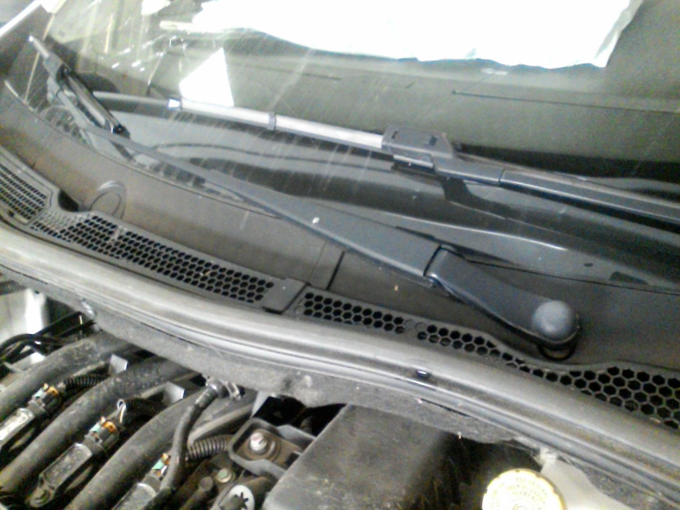 Braccio tergicristallo anteriore destro PEUGEOT 208 1 PHASE 1 Gasolina - 1