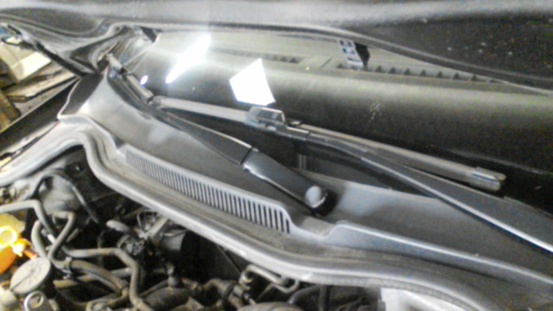 Braccio tergicristallo anteriore destro VOLKSWAGEN POLO 5 PHASE 1 Gasolina - 1