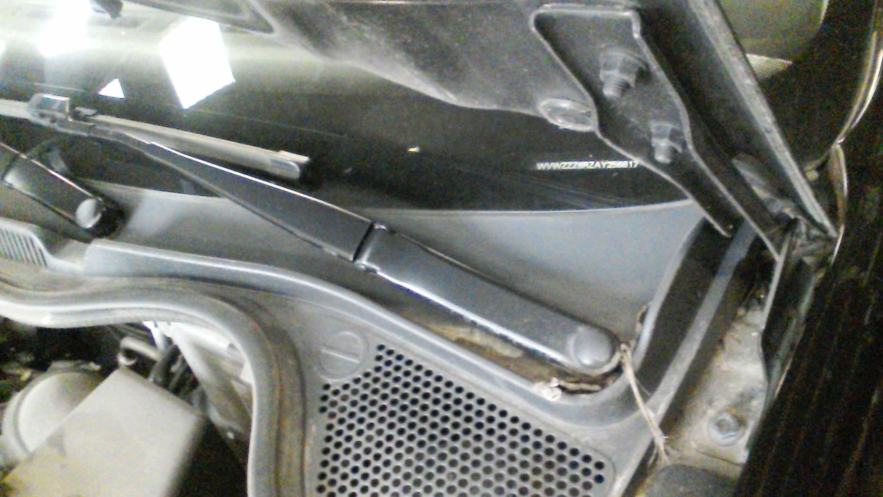 Braccio tergicristallo anteriore sinistro VOLKSWAGEN POLO 5 PHASE 1 Gasolina - 1