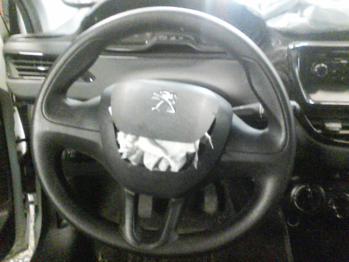 Volante PEUGEOT 208 1 PHASE 1 Gasolina - 1