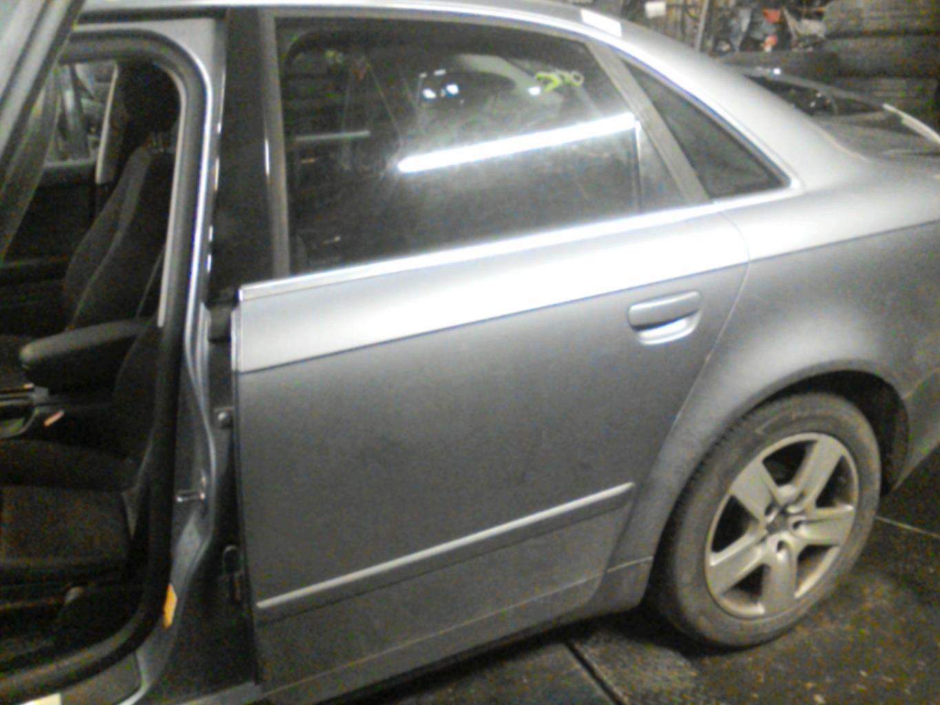 Porte arriere gauche AUDI A4 2 PHASE 1 Diesel - 1