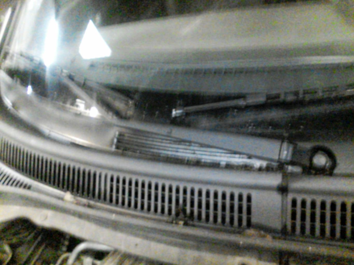 Braccio tergicristallo anteriore destro SUZUKI SWIFT 3 Gasolina - 1