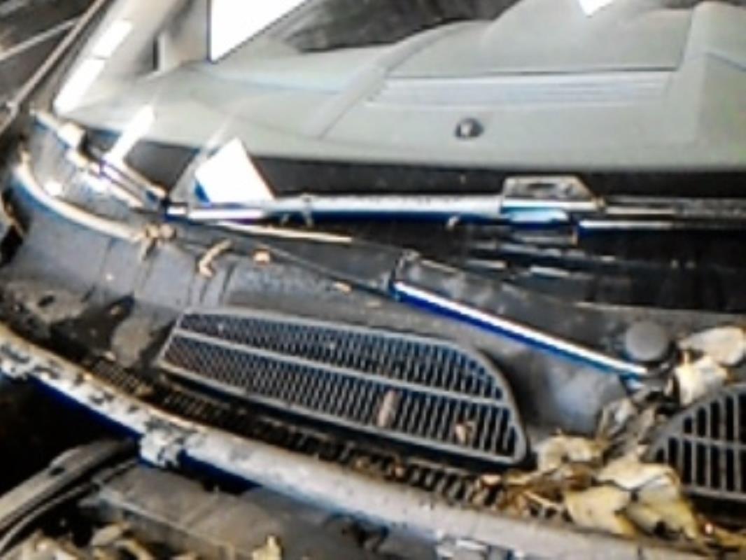 Braccio tergicristallo anteriore destro FORD FIESTA 6 PHASE 1 Gasolina - 1