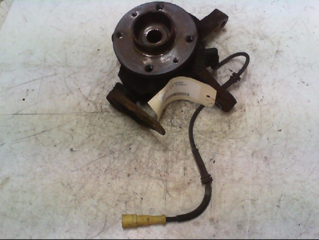 Moyeu avant gauche RENAULT CLIO 2 PHASE 1 Diesel - 1