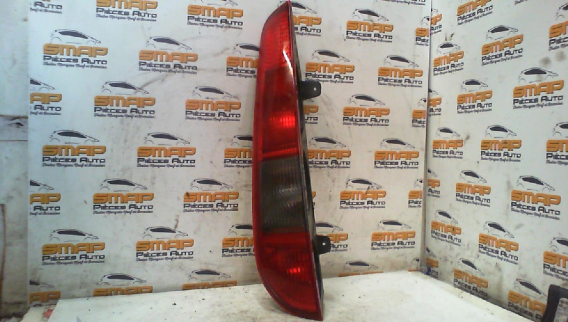 Fanale posteriore principale sinistro (luci) FORD FOCUS 2 PHASE 1 BREAK Diésel - 1