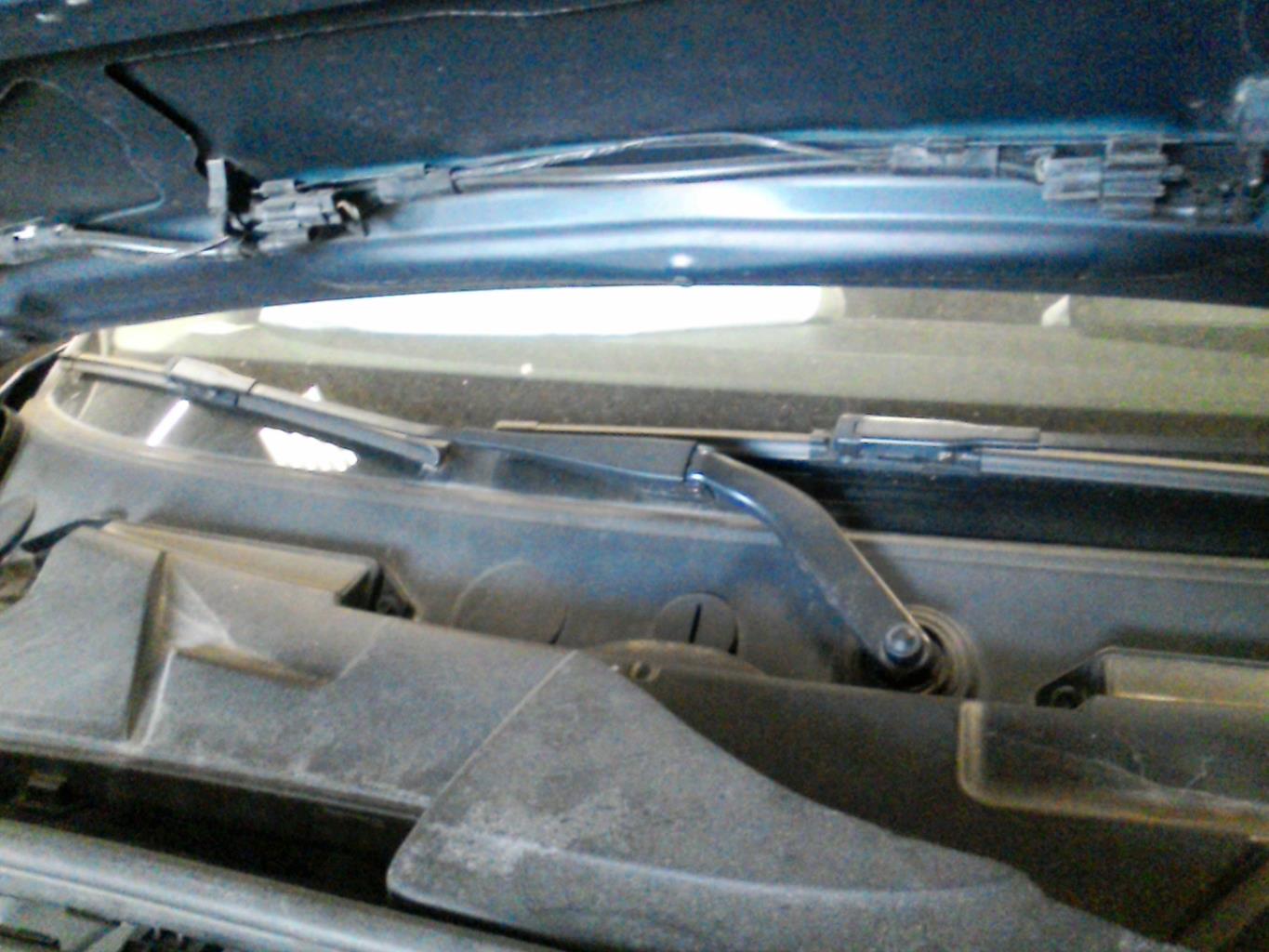 Braccio tergicristallo anteriore destro BMW SERIE 1 E87 PHASE 2 Diésel - 1