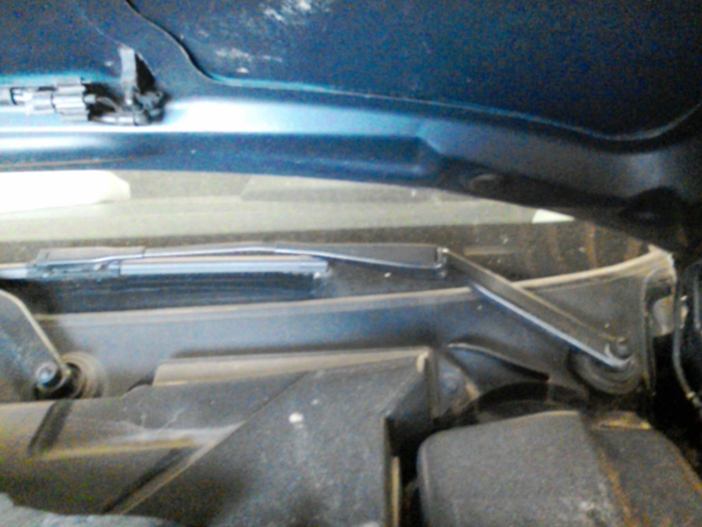 Braccio tergicristallo anteriore sinistro BMW SERIE 1 E87 PHASE 2 Diésel - 1