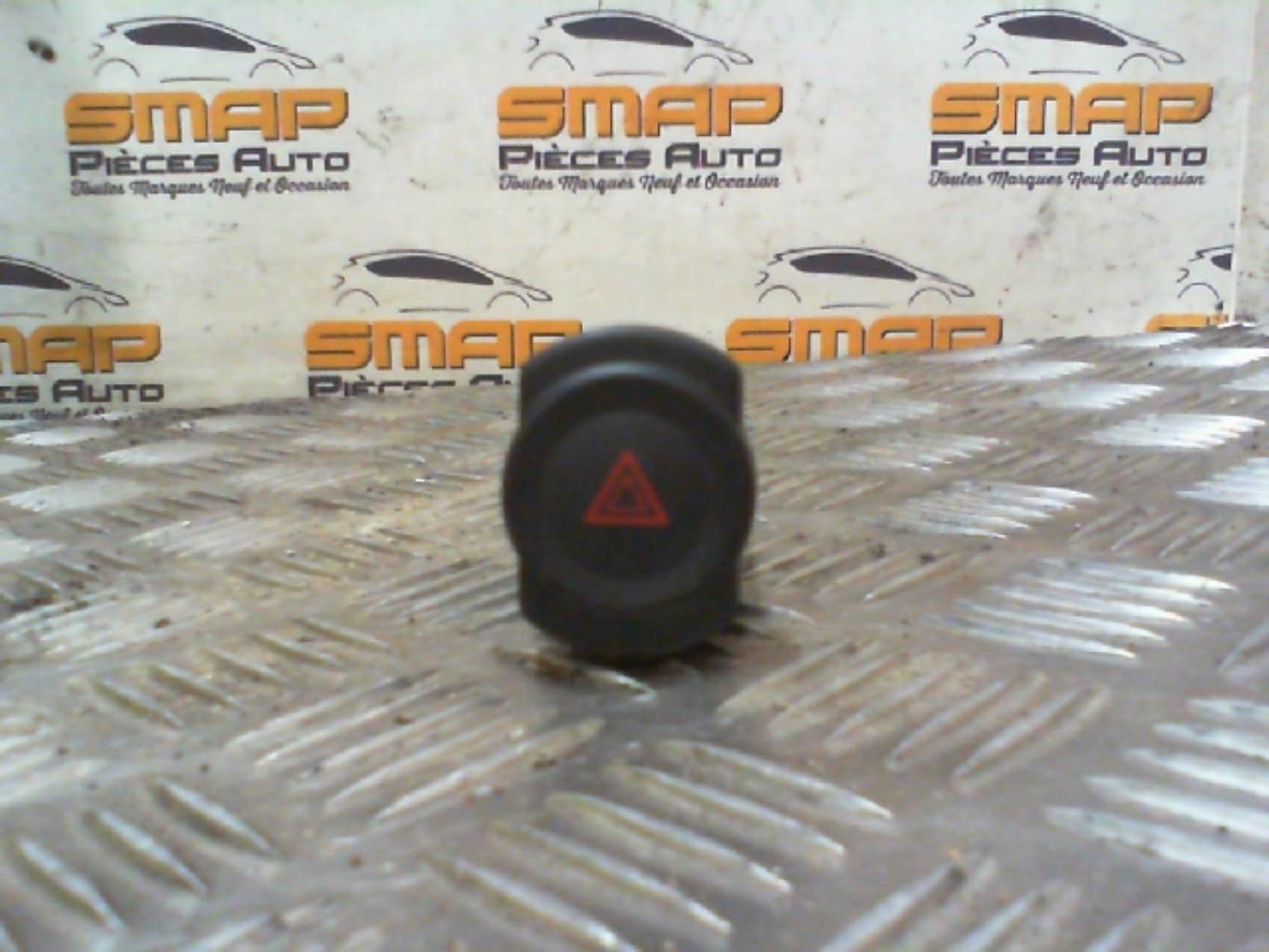 Bouton de warning DACIA SANDERO 1 Essence/GPL - 1