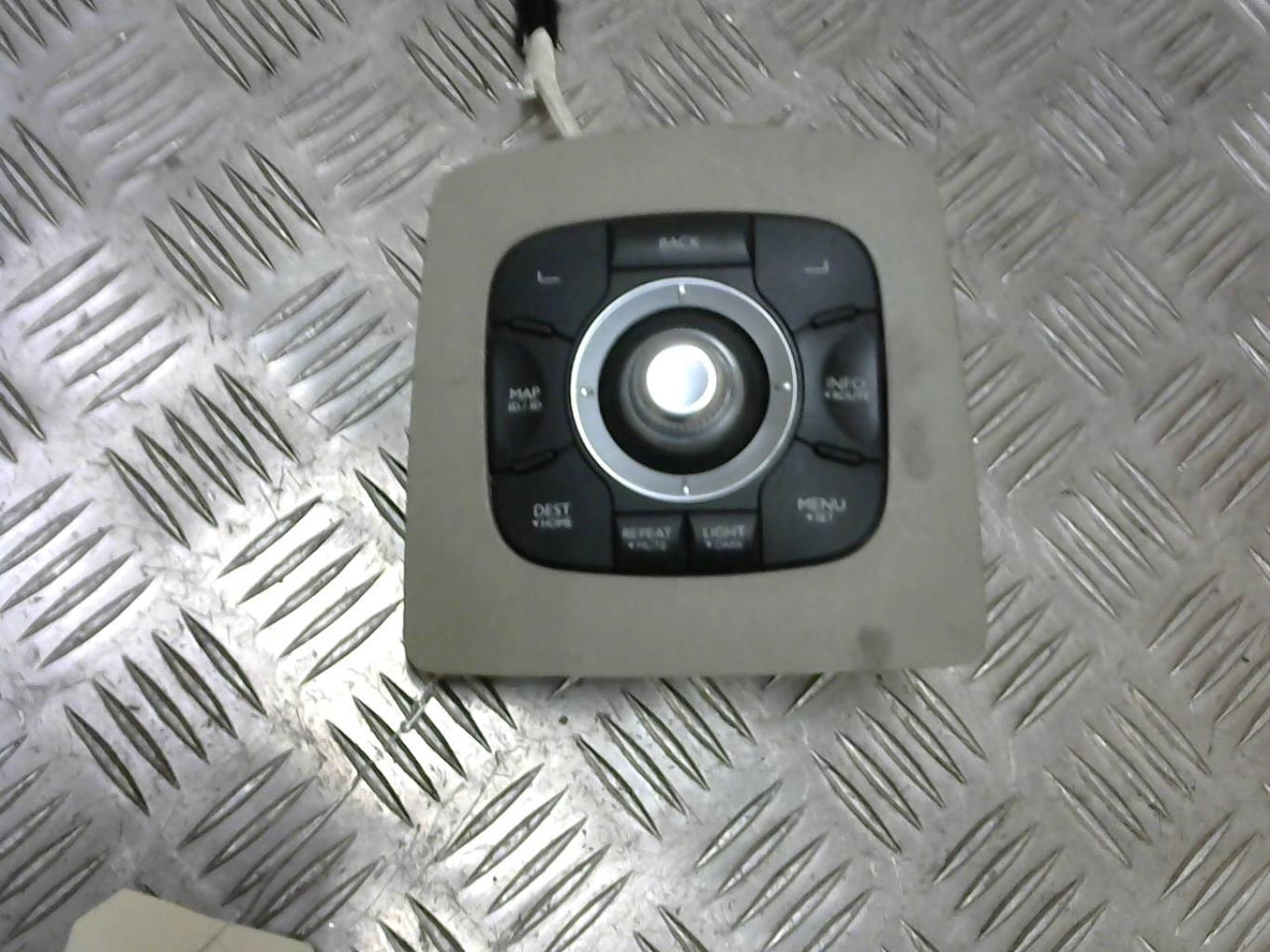 Commande GPS RENAULT SCENIC 3 PHASE 1 Diesel - 1