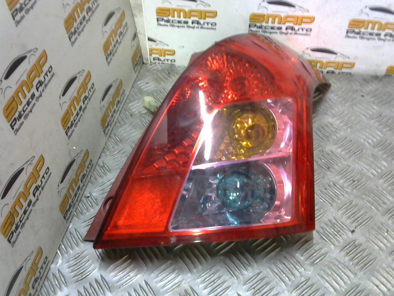 Fanale posteriore principale destro (luci) SUZUKI SWIFT 3 Diésel - 1