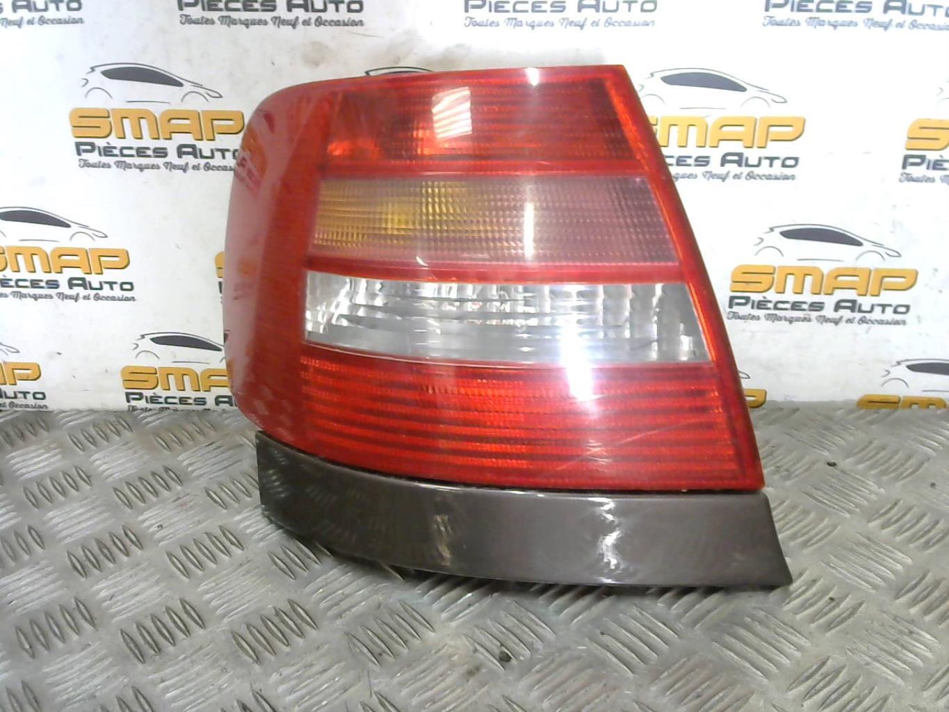 Fanale posteriore principale sinistro (luci) AUDI A4 1 PHASE 2 Diésel - 1