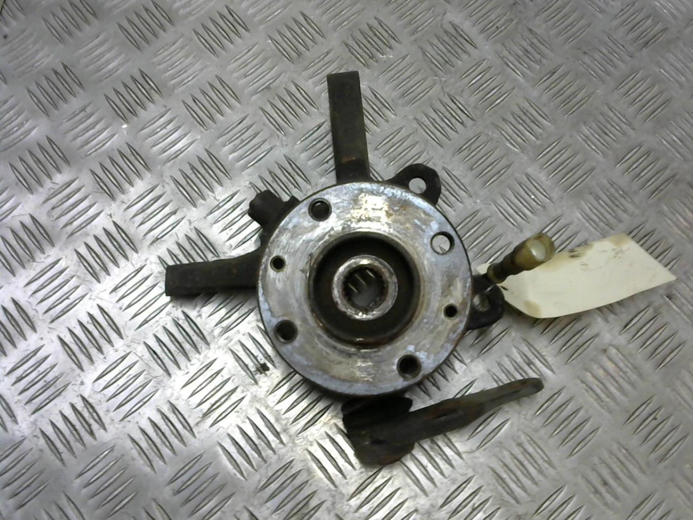 Fusee avant droit RENAULT CLIO 2 PHASE 1 Essence - 1