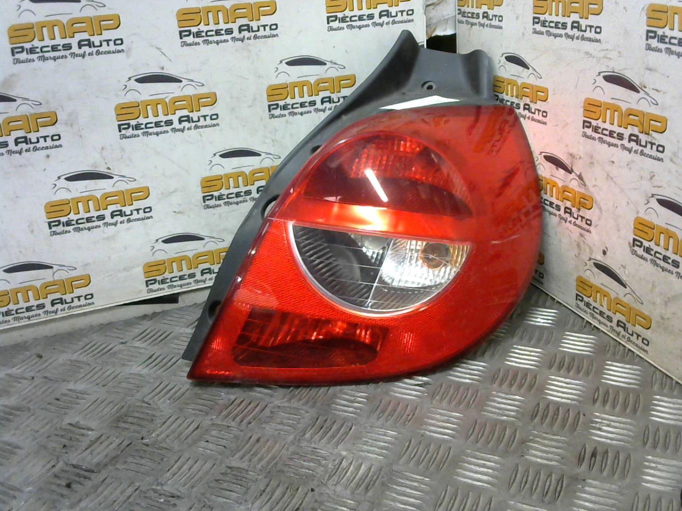 Fanale posteriore principale destro (luci) RENAULT CLIO 3 PHASE 2 Diésel - 1
