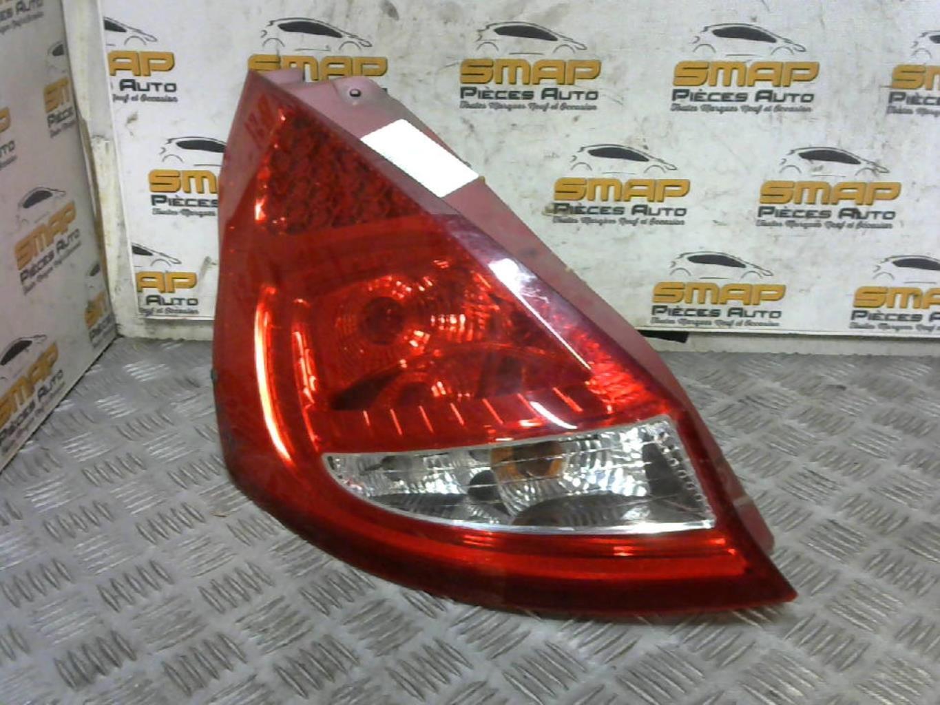 Fanale posteriore principale sinistro (luci) FORD FIESTA 6 PHASE 1 Diésel - 1