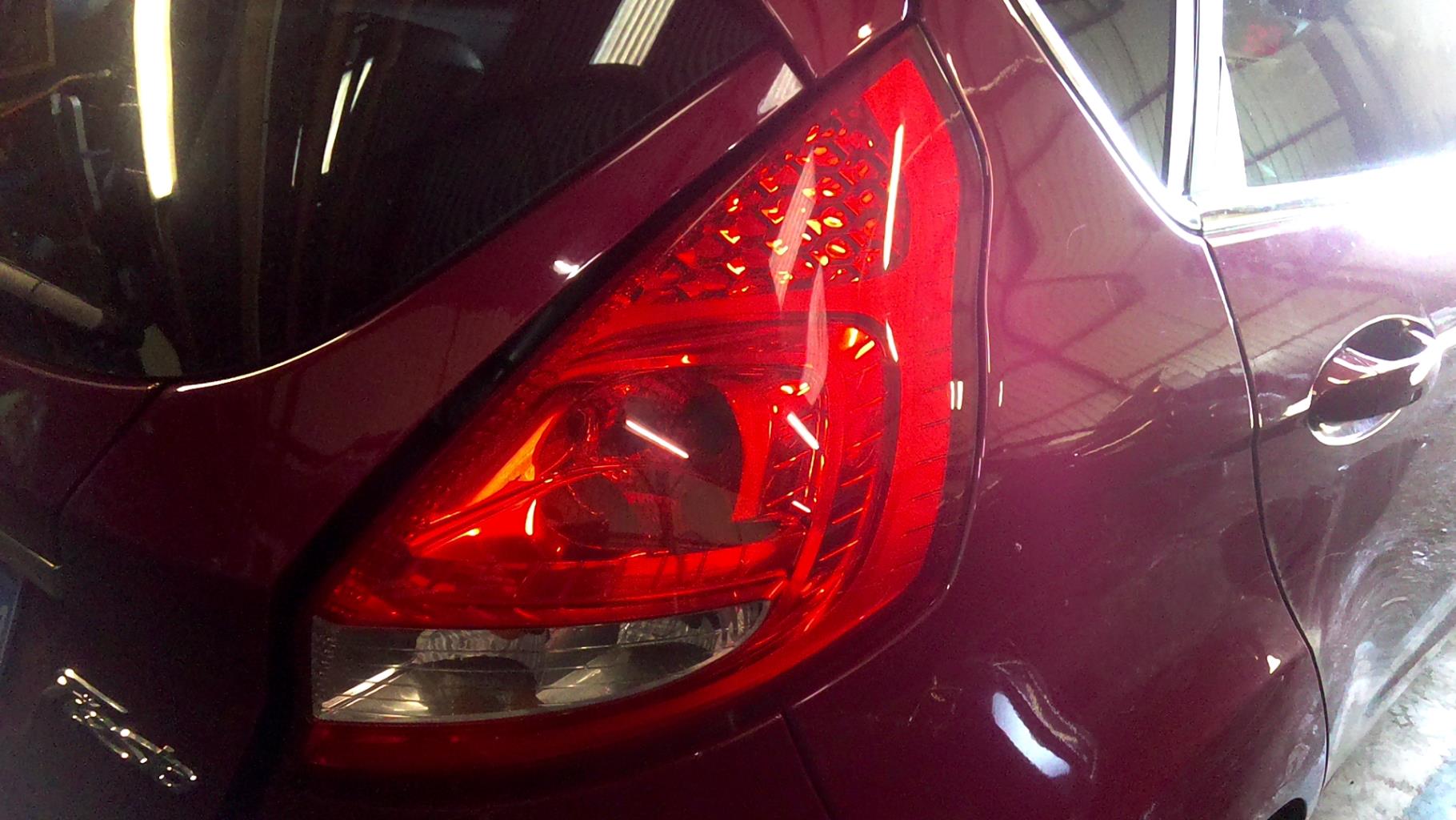 Fanale posteriore principale destro (luci) FORD FIESTA 6 PHASE 1 Diésel - 1