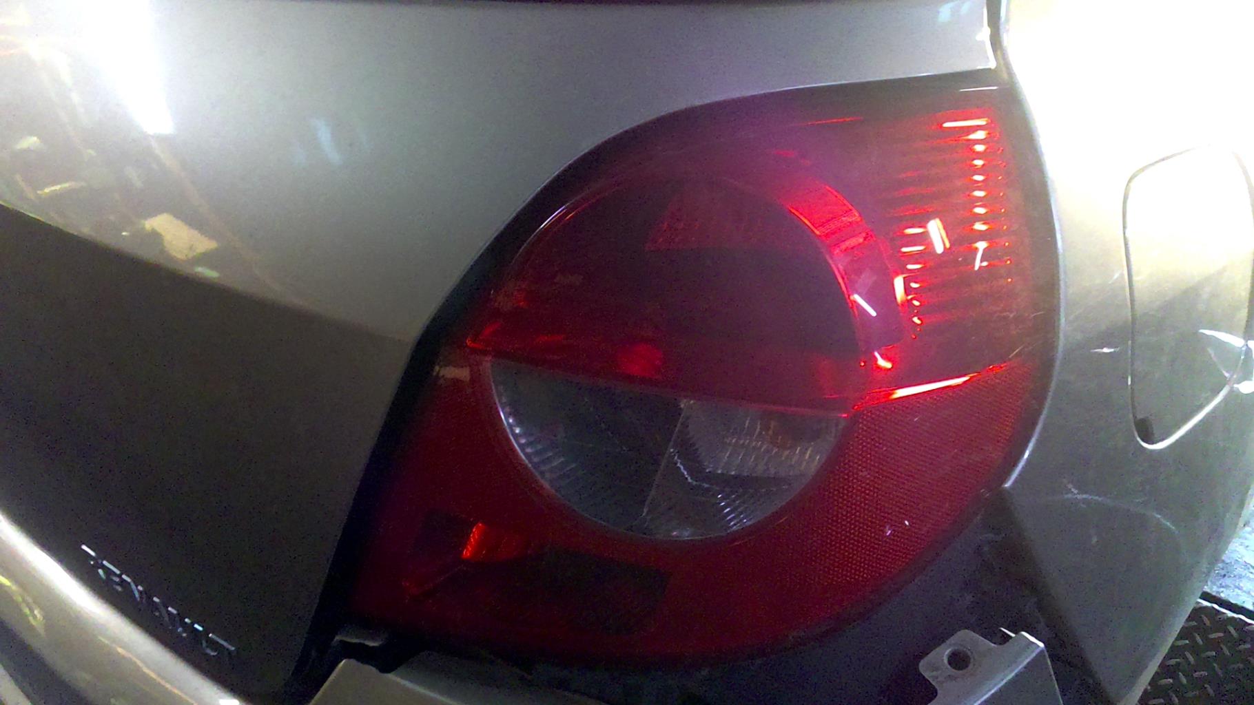 Fanale posteriore principale destro (luci) RENAULT CLIO 3 PHASE 1 Gasolina - 1