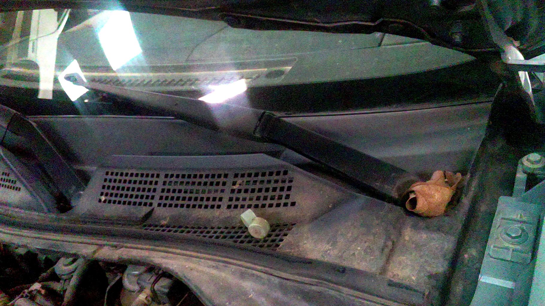 Braccio tergicristallo anteriore sinistro NISSAN X-TRAIL 1 PHASE 1 Diésel - 1