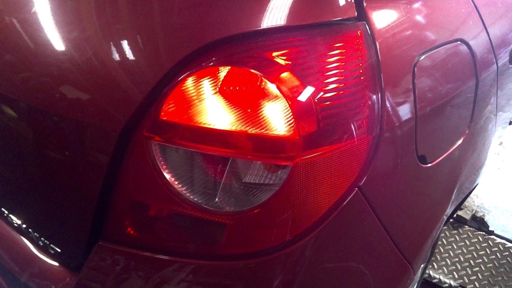 Fanale posteriore principale destro (luci) RENAULT CLIO 3 PHASE 1 Diésel - 1