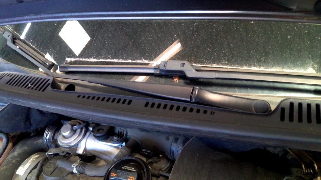 Braccio tergicristallo anteriore destro VOLKSWAGEN TOURAN 1 PHASE 2 Diésel - 1