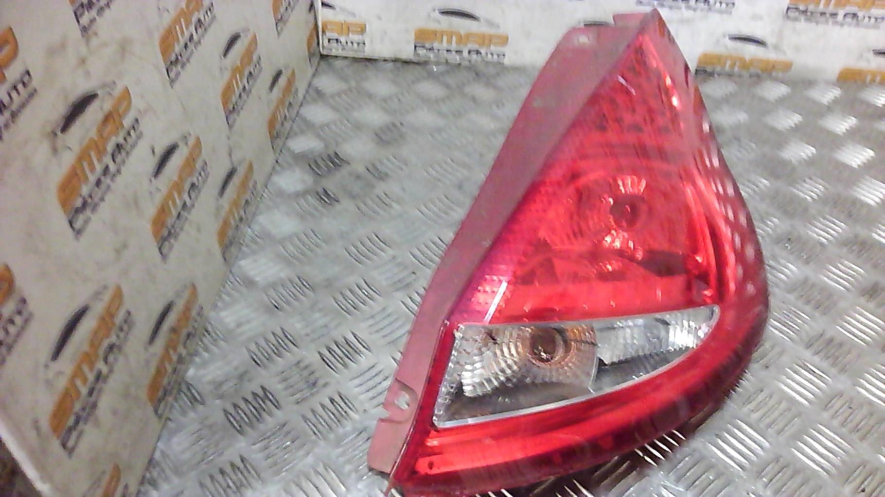 Fanale posteriore principale destro (luci) FORD FIESTA 6 PHASE 1 Diésel - 1