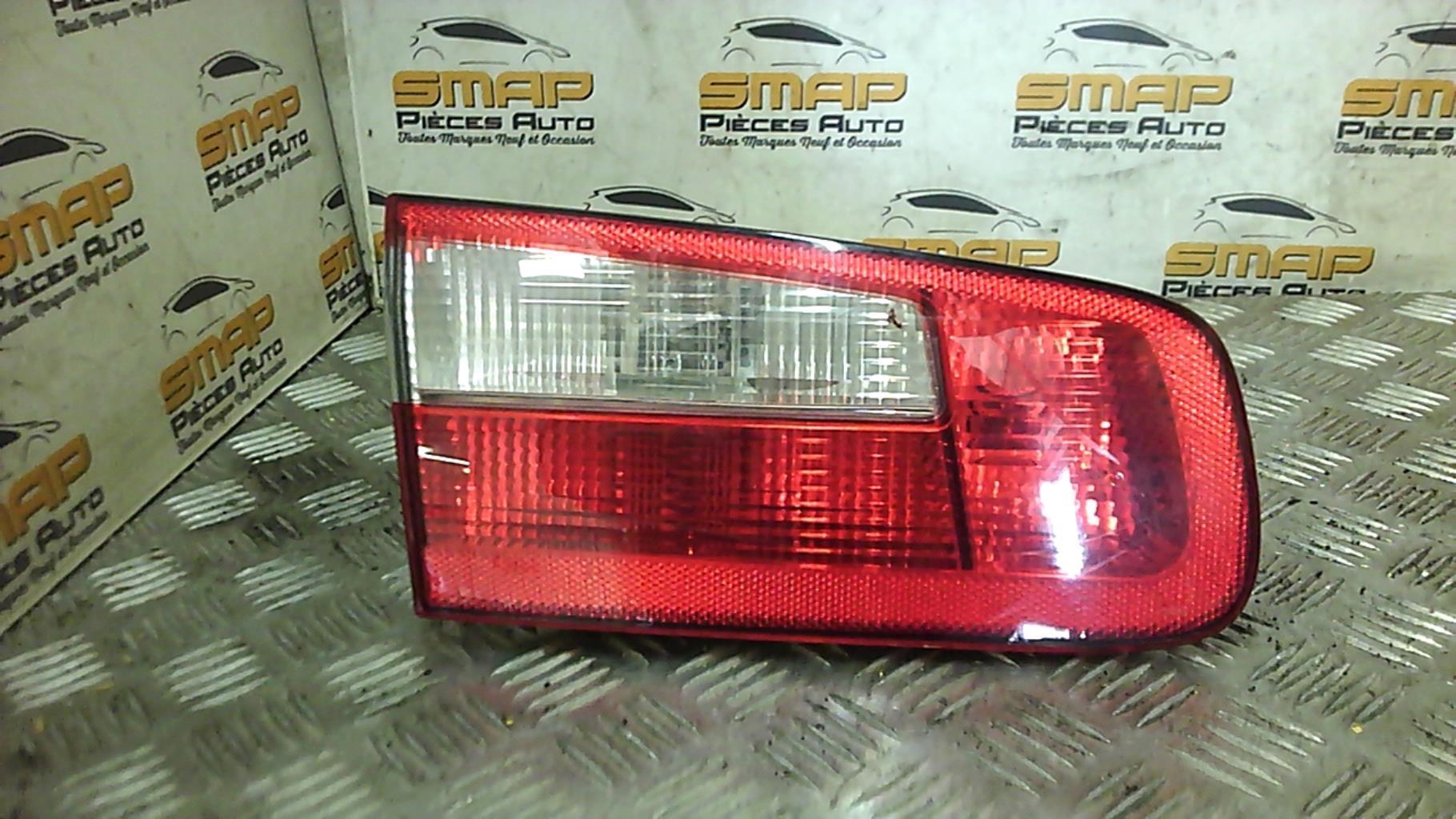 Feu arriere secondaire gauche (feux) RENAULT LAGUNA 2 PHASE 2 Essence - 1