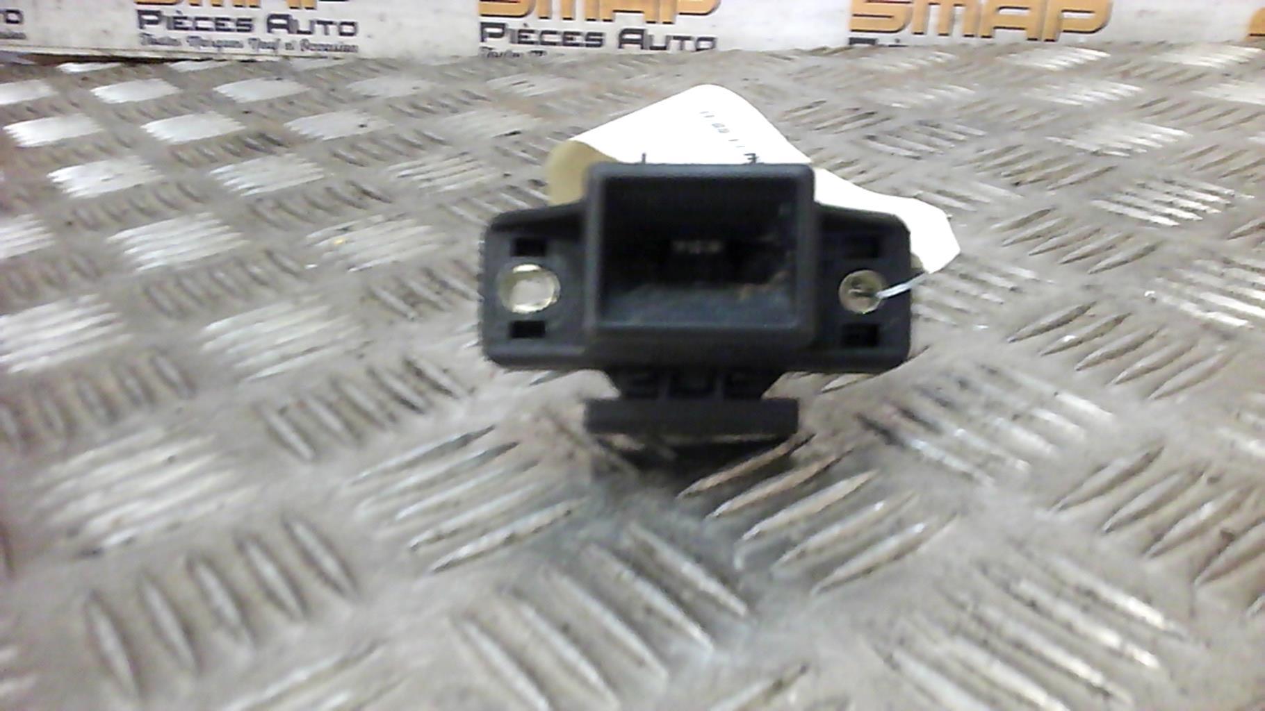 Serrure de coffre RENAULT TWINGO 1 PHASE 3 Essence - 1