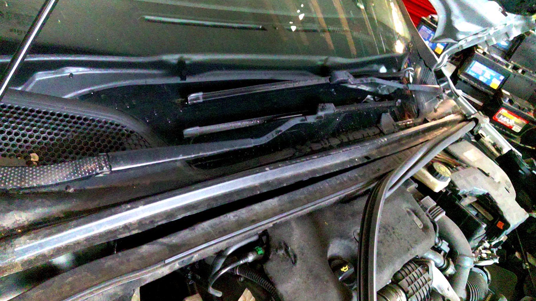 Braccio tergicristallo anteriore destro CITROEN C4 2 PHASE 1 Diésel - 1