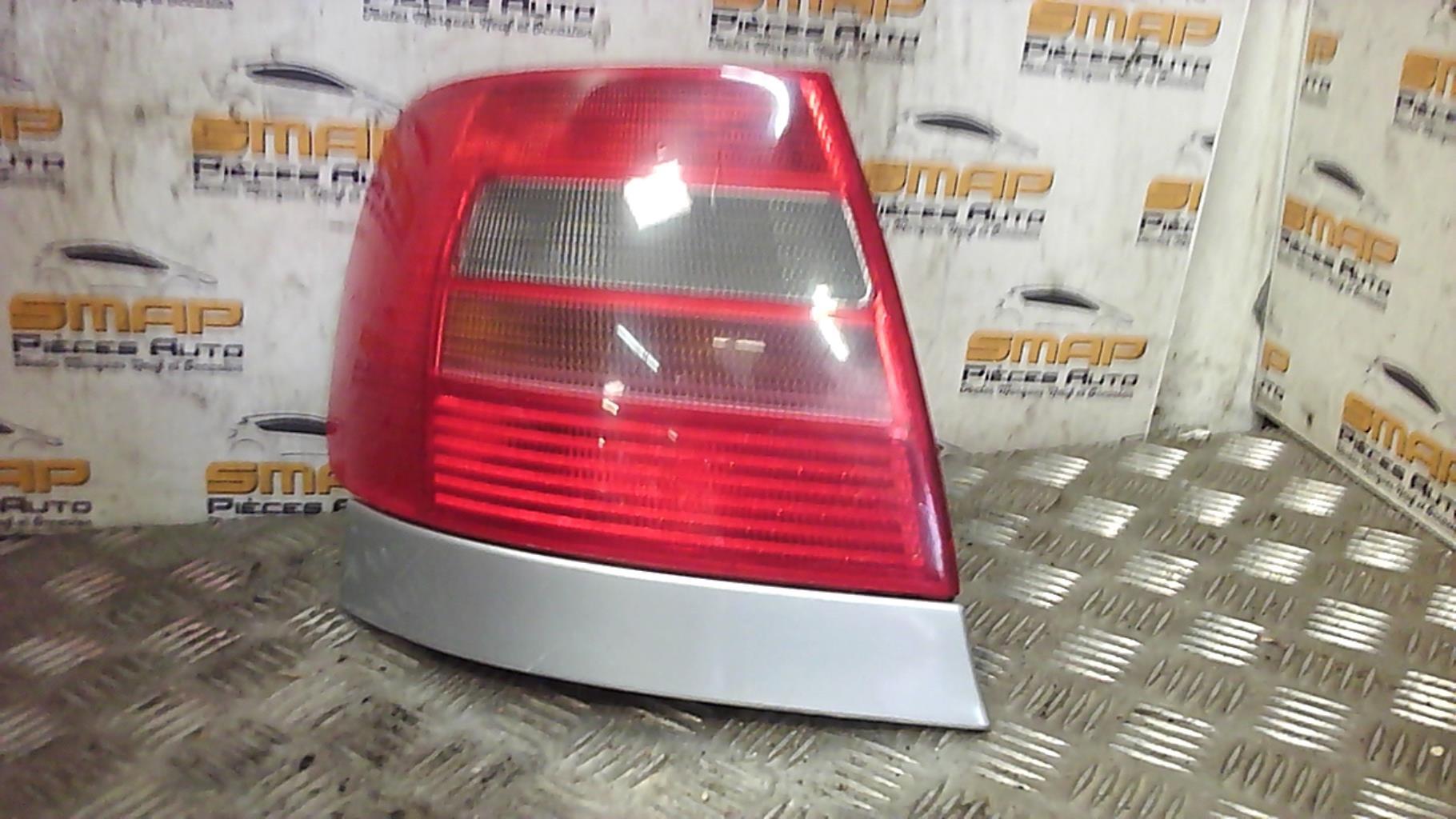 Fanale posteriore principale sinistro (luci) AUDI A4 1 PHASE 1 Gasolina - 1