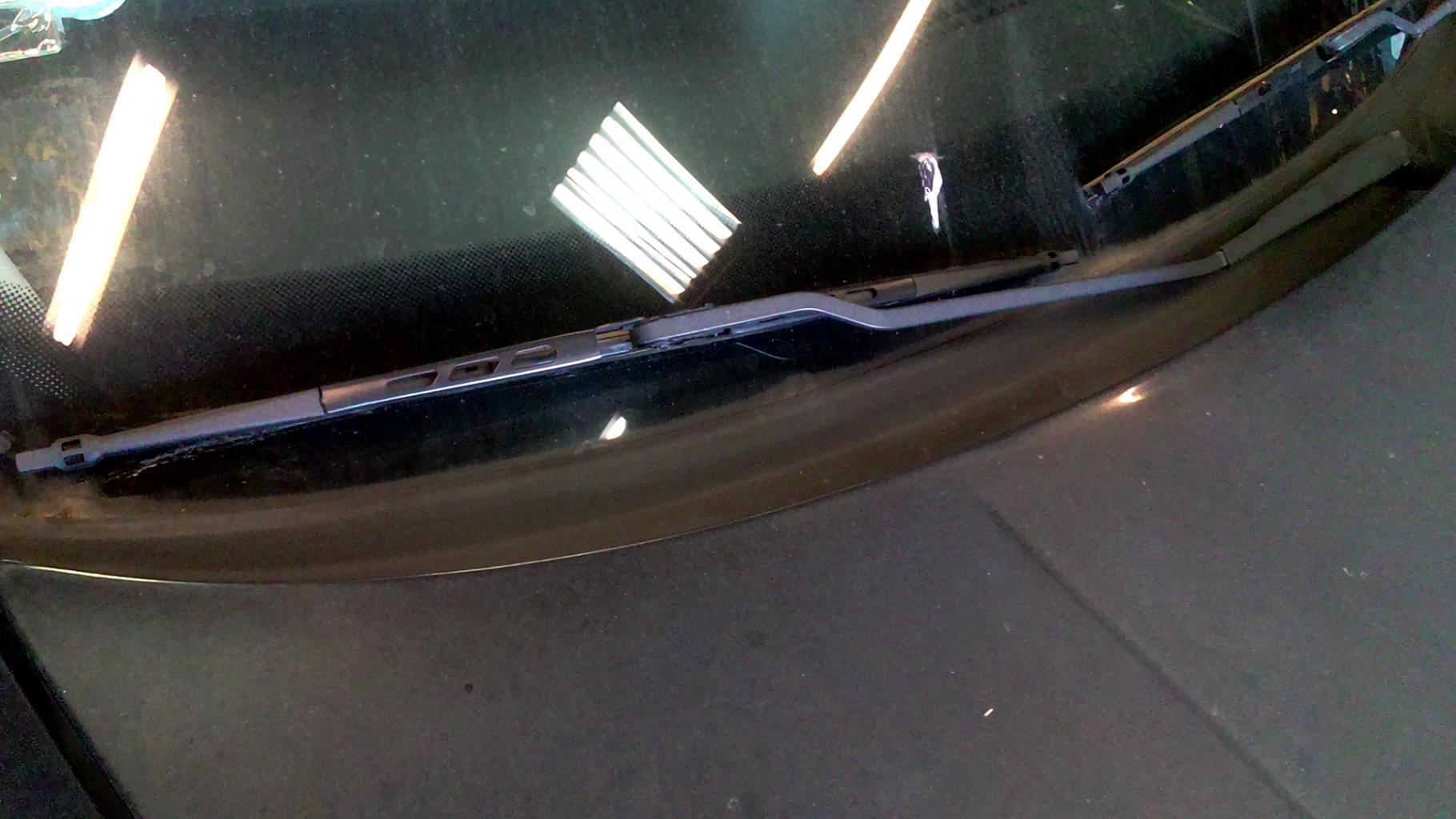 Braccio tergicristallo anteriore destro VOLKSWAGEN GOLF 4 Diésel - 1
