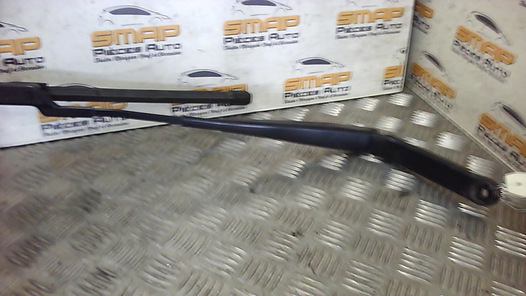 Braccio tergicristallo anteriore destro VOLKSWAGEN GOLF 6 Diésel - 1