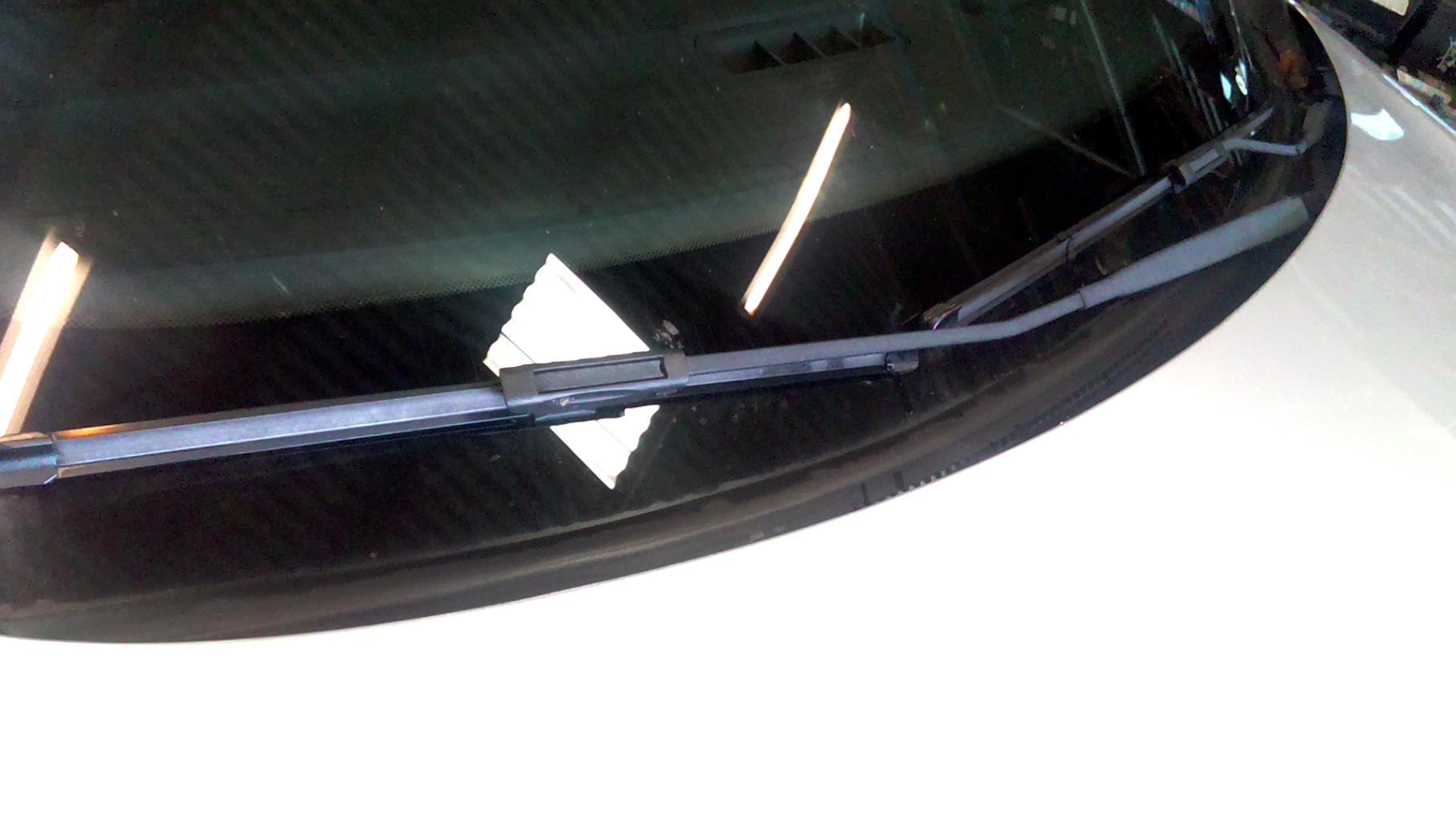 Braccio tergicristallo anteriore destro RENAULT LAGUNA 3 PHASE 2 Diésel - 1