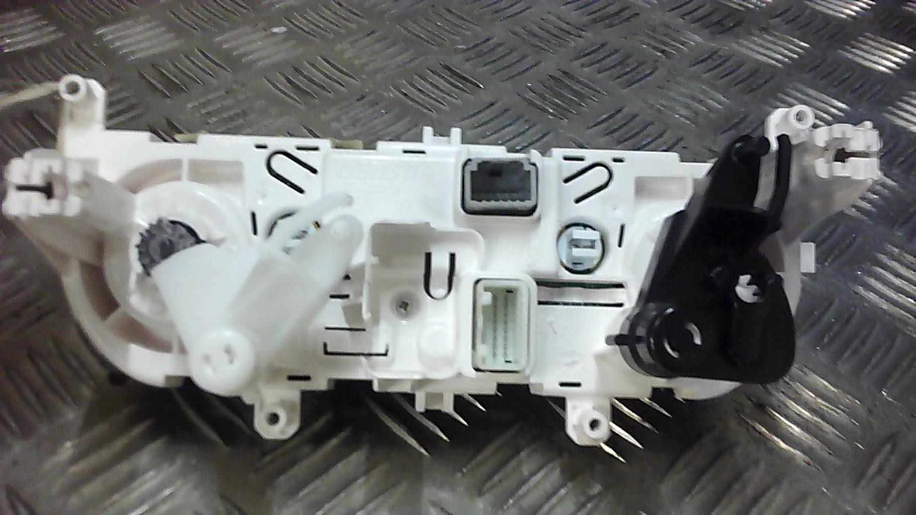 Commande chauffage RENAULT CLIO 4 PHASE 2 Essence - 1
