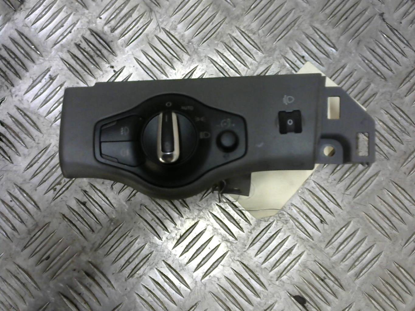 Commande de phare AUDI A4 3 PHASE 1 Diesel - 1