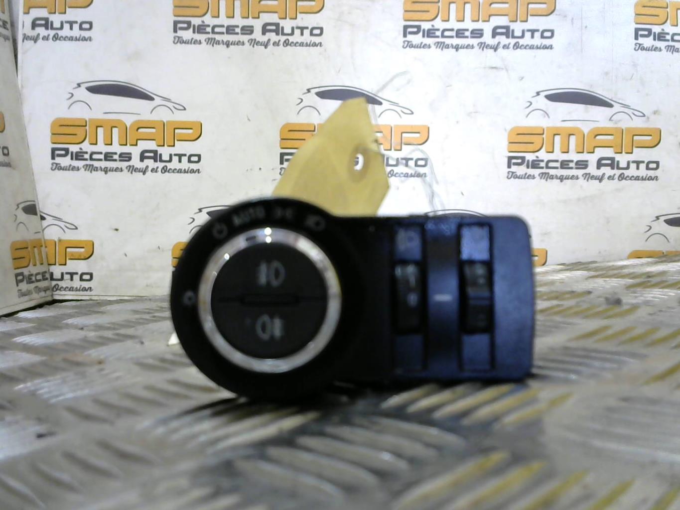 Commande de phare CHEVROLET TRAX Diesel - 1