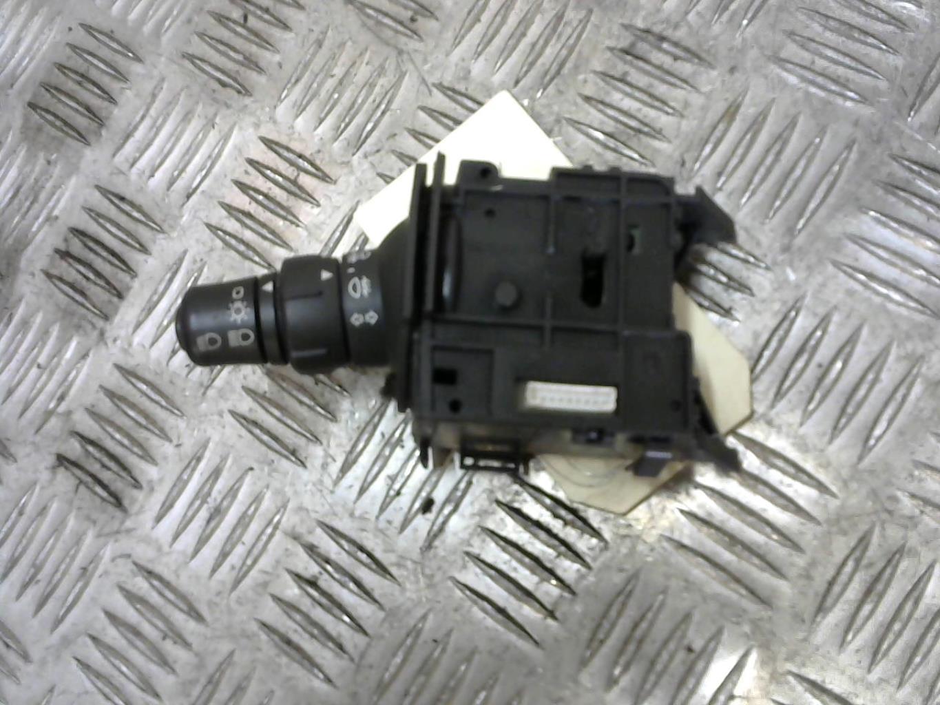 Commodo phare RENAULT SCENIC 2 PHASE 1 Essence - 1