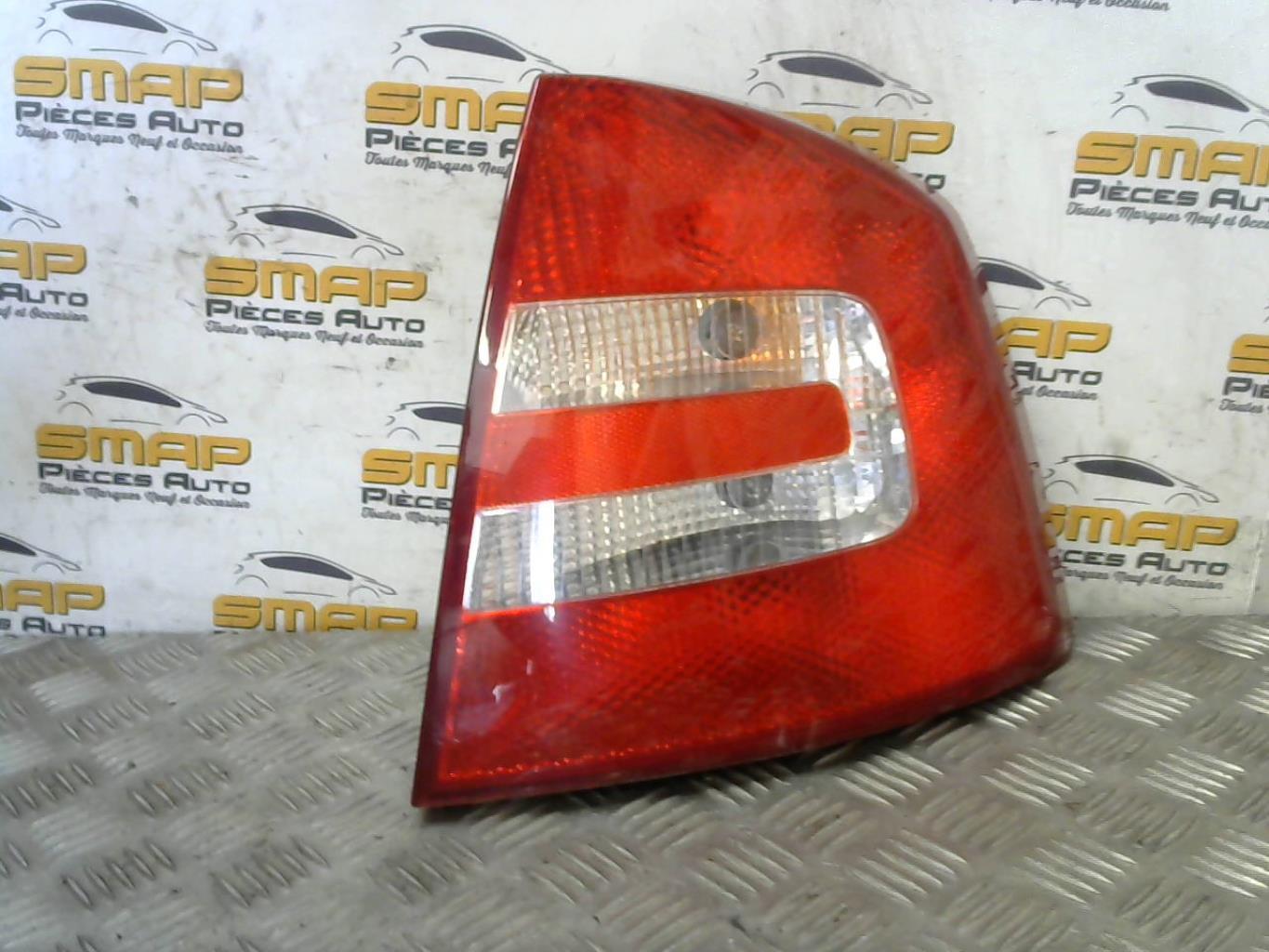 Fanale posteriore principale destro (luci) SKODA OCTAVIA 2 PHASE 1 Diésel - 1