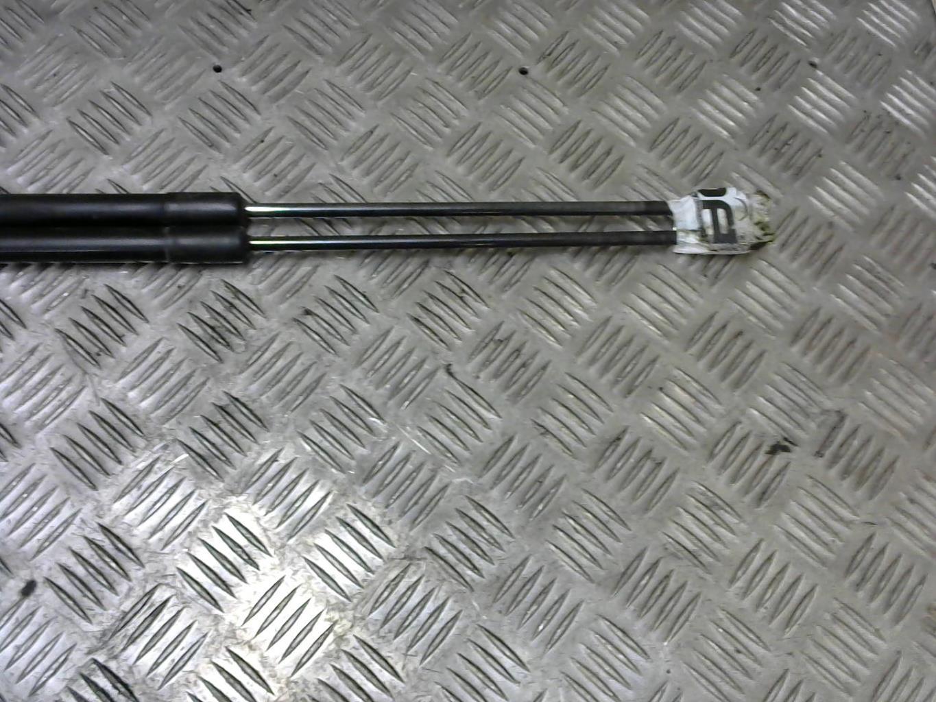 Verin de coffre SKODA OCTAVIA 2 PHASE 1 Diesel - 1