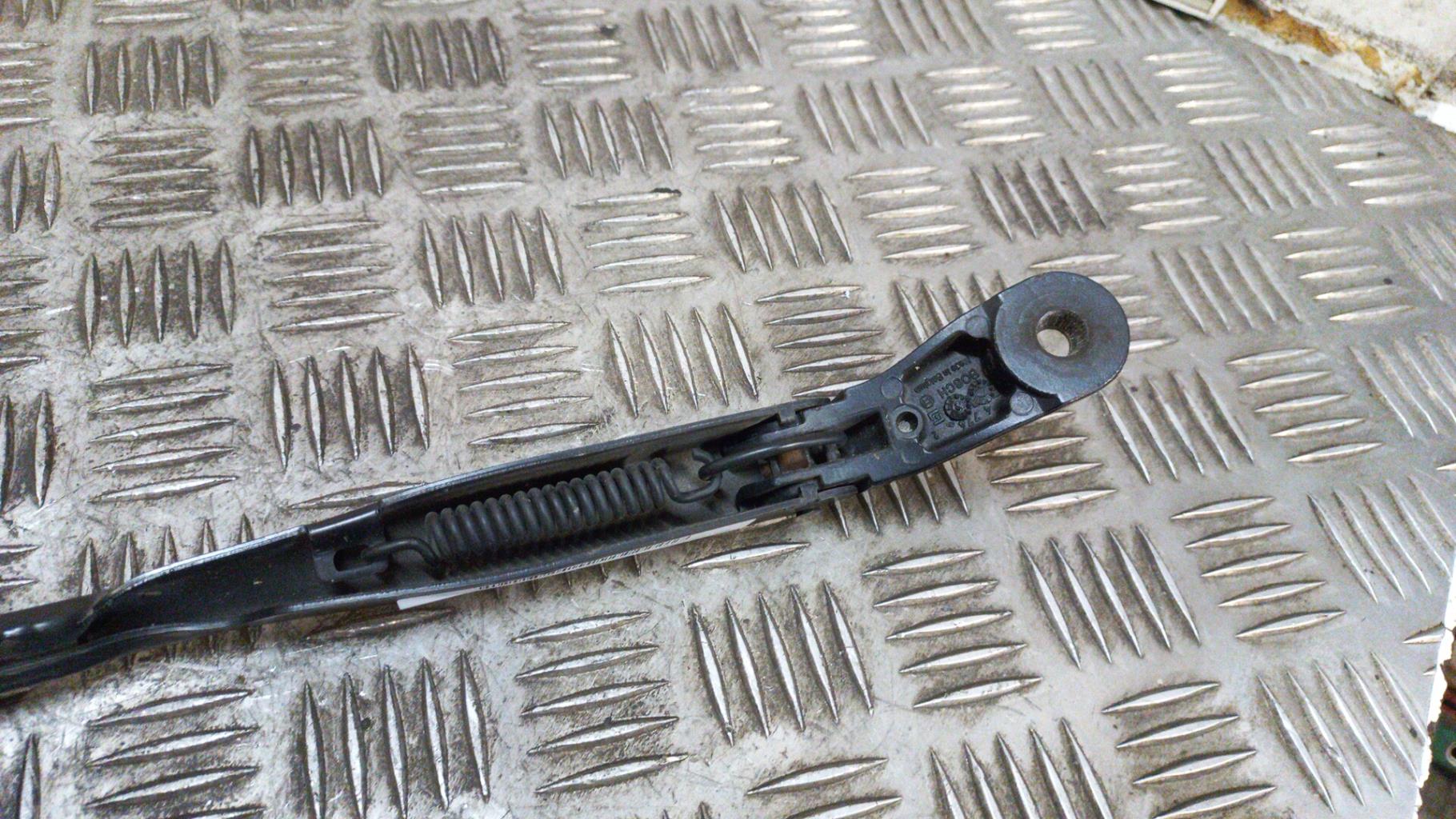 Braccio tergicristallo anteriore destro VOLKSWAGEN PASSAT 4 PHASE 2 Diésel - 1