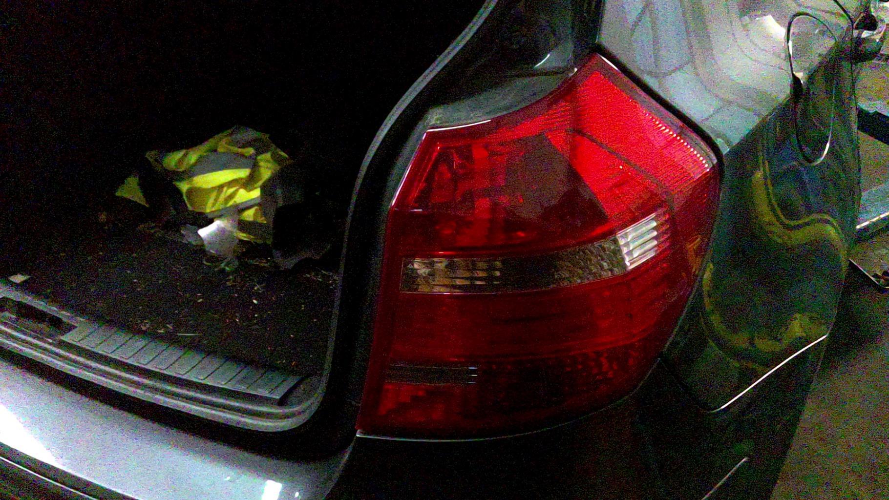 Fanale posteriore principale destro (luci) BMW SERIE 1 E87 PHASE 2 Diésel - 1