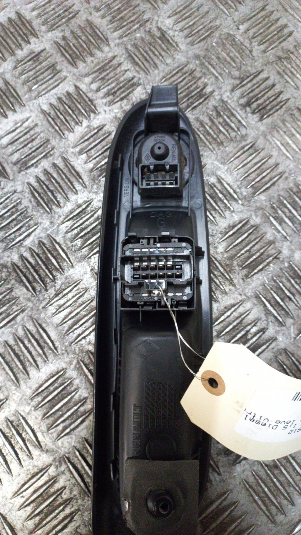 Interruptor de elevalunas RENAULT CLIO 2 PHASE 2 Diésel - 1