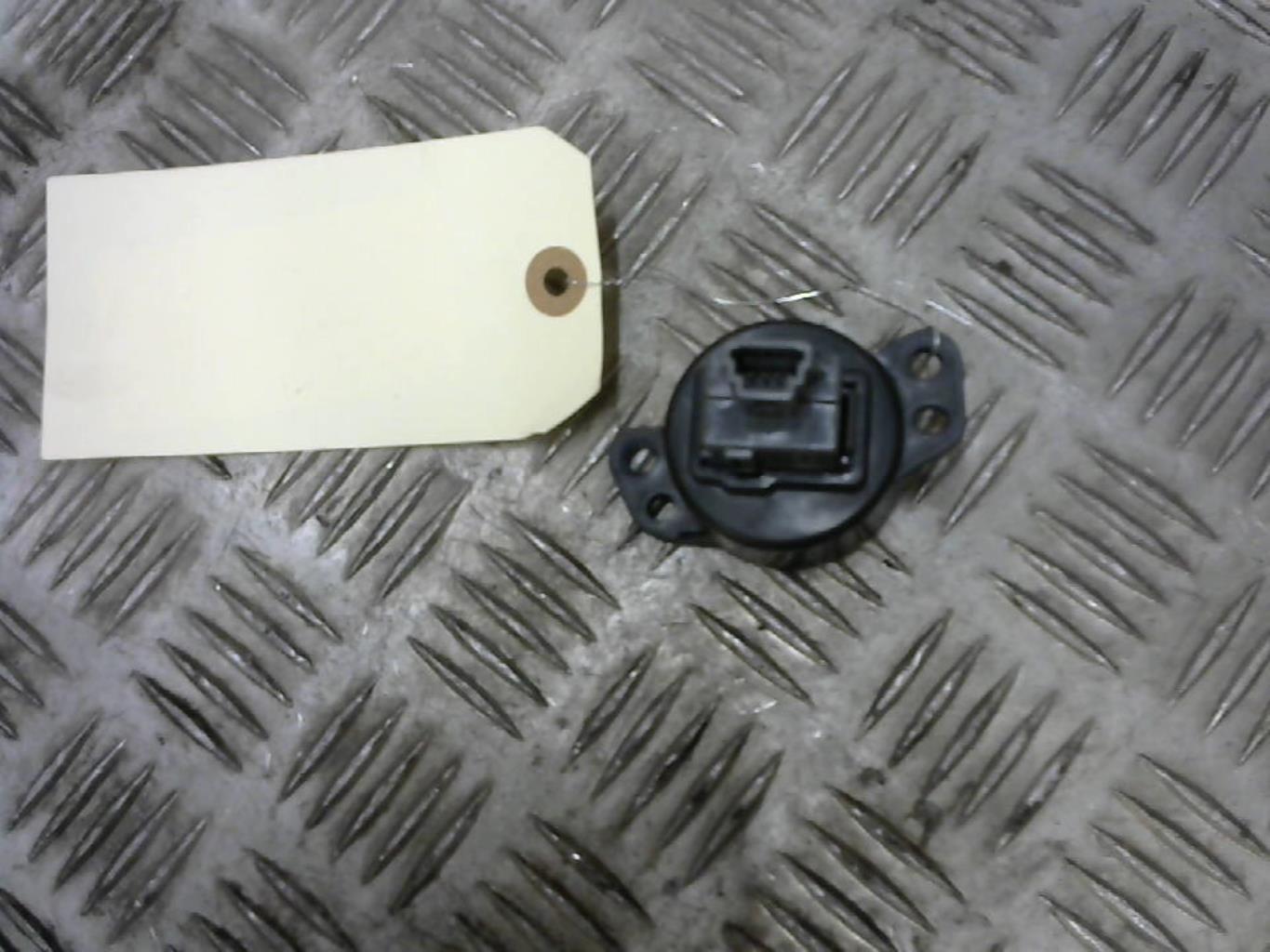 Bouton de warning CITROEN C1 2 Essence - 1
