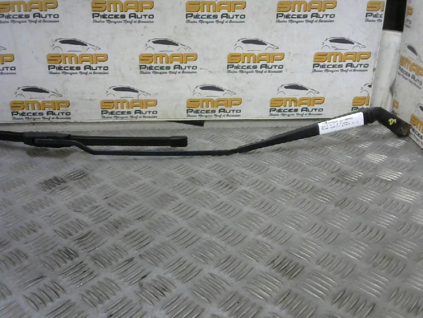 Braccio tergicristallo anteriore destro VOLKSWAGEN GOLF 4 Diésel - 1